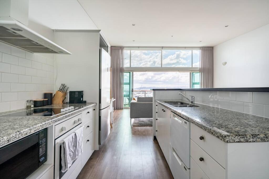 Spacious Penthouse With Spectacular Harbour Views! Auckland Buitenkant foto