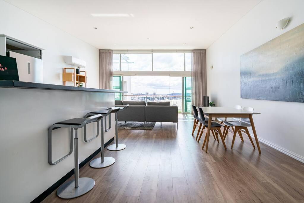 Spacious Penthouse With Spectacular Harbour Views! Auckland Buitenkant foto